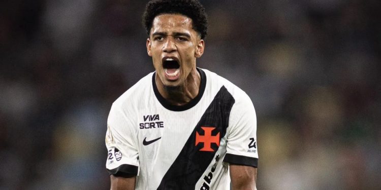 Brenner comemora gol pelo Vasco