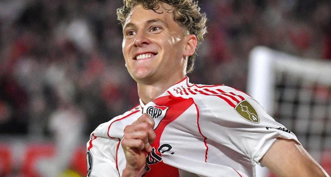 Facundo Colidio se aproxima do Vasco
