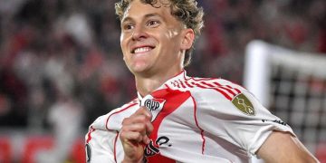 Facundo Colidio se aproxima do Vasco