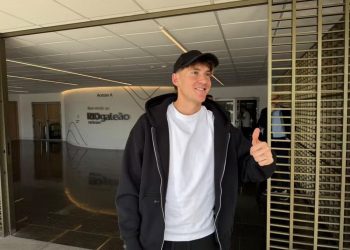Facundo Colidio chega ao Rio para assinar com o Vasco