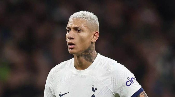 Richarlison frustra torcida do Vasco