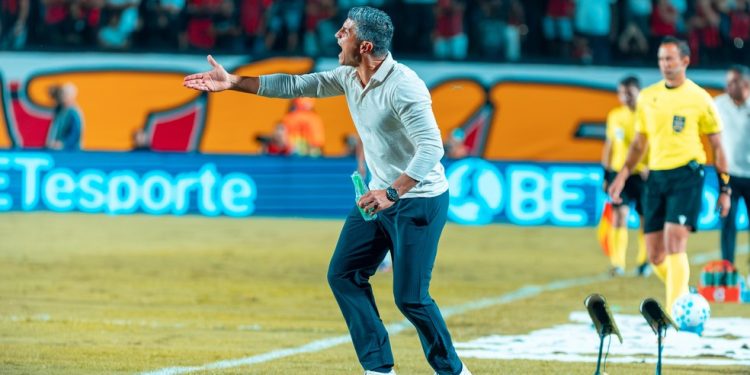 Pedro Emanuel em Vitória x Vasco
