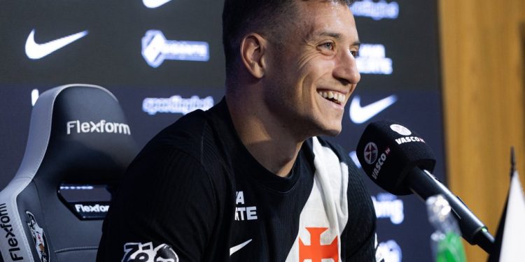 Apresentação de Bruno Duarte no Vasco
