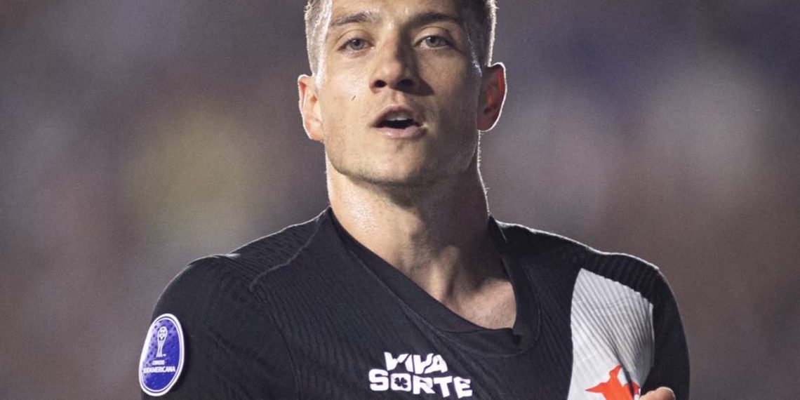 Bruno Duarte comemora primeiro gol com a camisa do Vasco