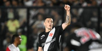 Bruno Duarte comemora primeiro gol pelo Vasco