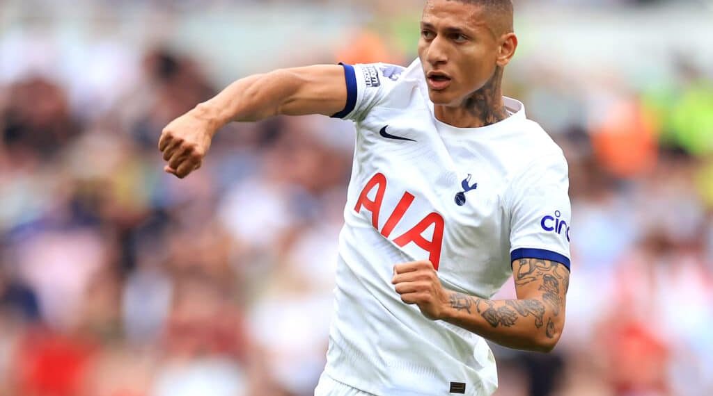 Vasco ataca o mercado e faz proposta de compra por Richarlison