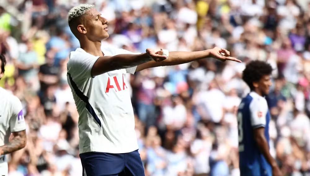 Richarlison pode parar no Vasco