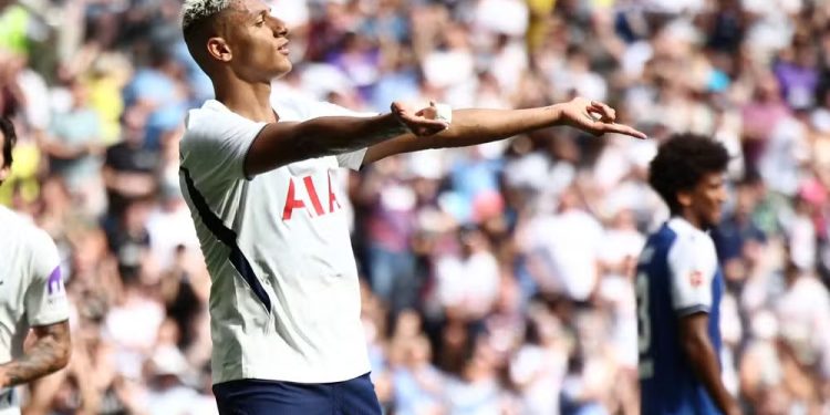 Richarlison pode parar no Vasco