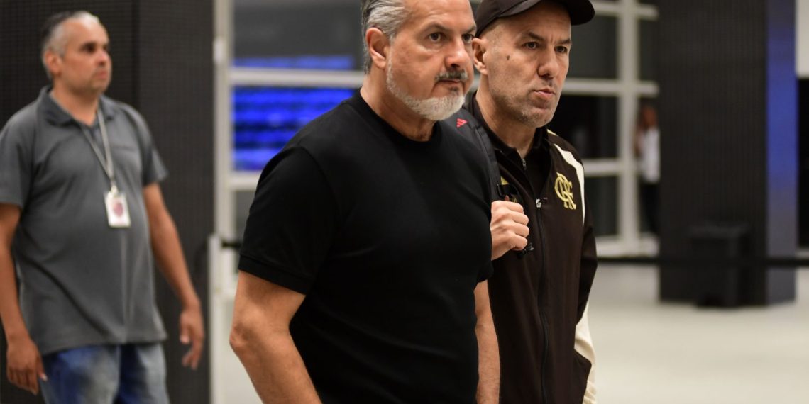 Chororô no Flamengo diretor rubro-negro reclama do Vasco no Maracanã
