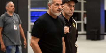 Chororô no Flamengo diretor rubro-negro reclama do Vasco no Maracanã