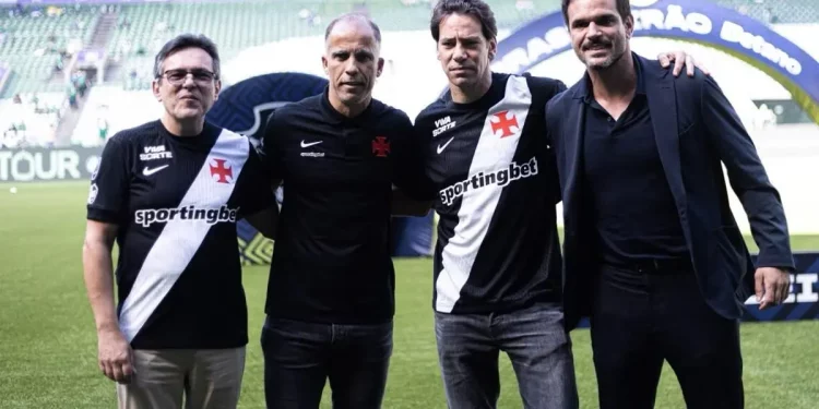 Dirigente ligado ao Athletico provoca o Vasco, mas contrato com Lamacchia mostra o contrário