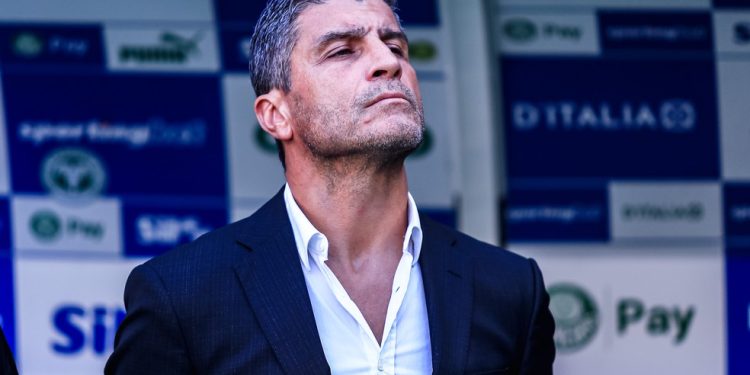 Ele virou meme, foi vaiado e sumiu do Vasco; agora, ganha nova chance contra o São Paulo