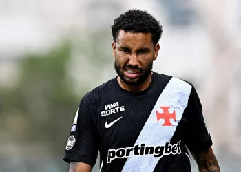 Jair recusa proposta de renovação do Vasco com redução salarial de 50%