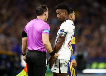 Thiago Mendes e Paredes disputaram vaga no PSG antes de se enfrentarem na Sul-Americana
