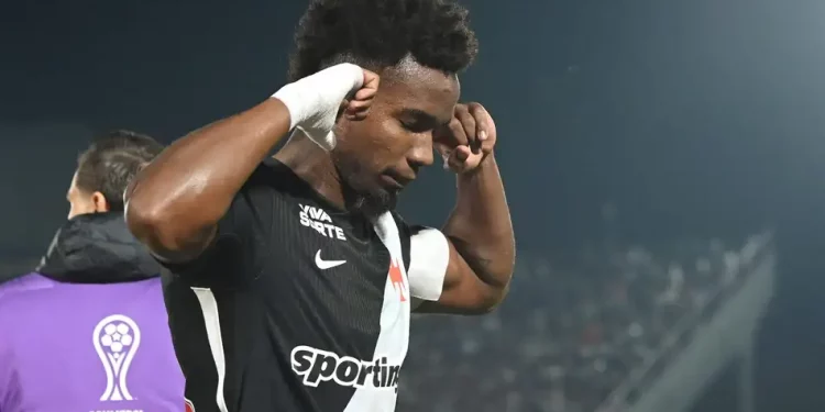 Thiago Mendes, do Vasco, reposta arte contra o Boca e é alvo de ataques racistas de torcedores argentinos