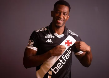 Vasco define futuro de Carlos Cuesta com cláusula milionária para 2027