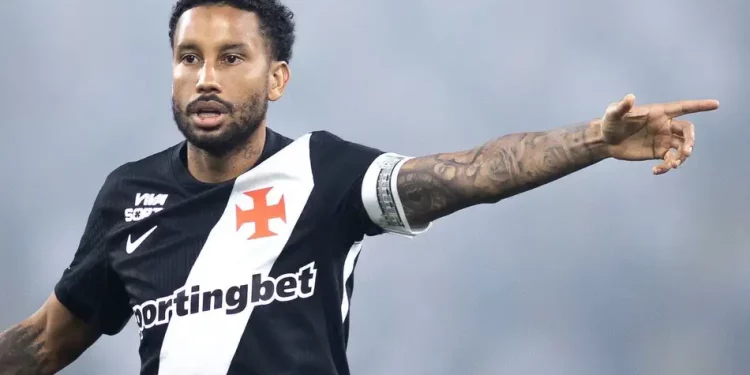 Vasco faz oferta de renovação para Jair, mas impõe condição contratual; veja detalhes
