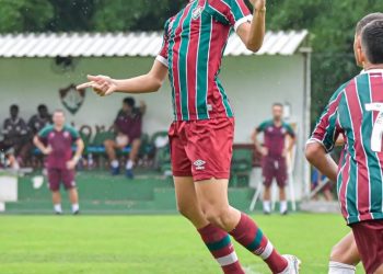 Vasco tira atacante de Xerém e reforça a base com contrato até 2029